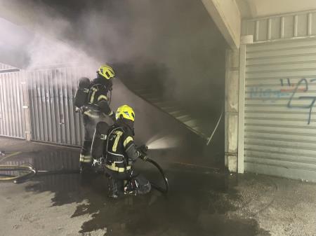 9 Tudi doma smo imeli gasilci delo